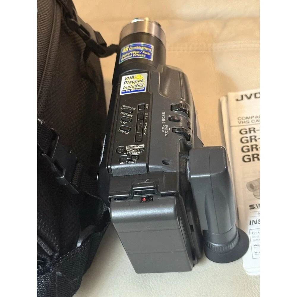 JVC GR-AX760U Compact VHS-C Video Camcorder 600x Zoom Untested